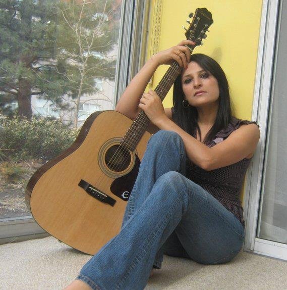 عايده ابو نوار